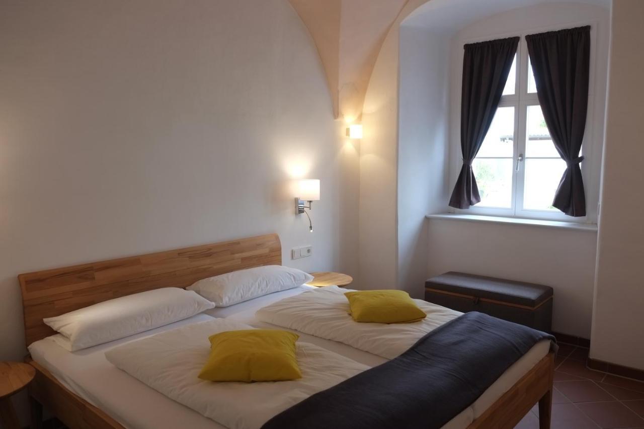 60Qm Wohnung Naabtal Im Historischen Pfarrhaus Pielenhofen Екстериор снимка